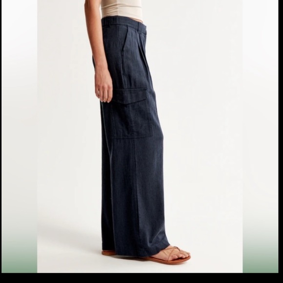 NWT Aercrombie and Fitch wide leg cargo pants, XS - Picture 4 of 11
